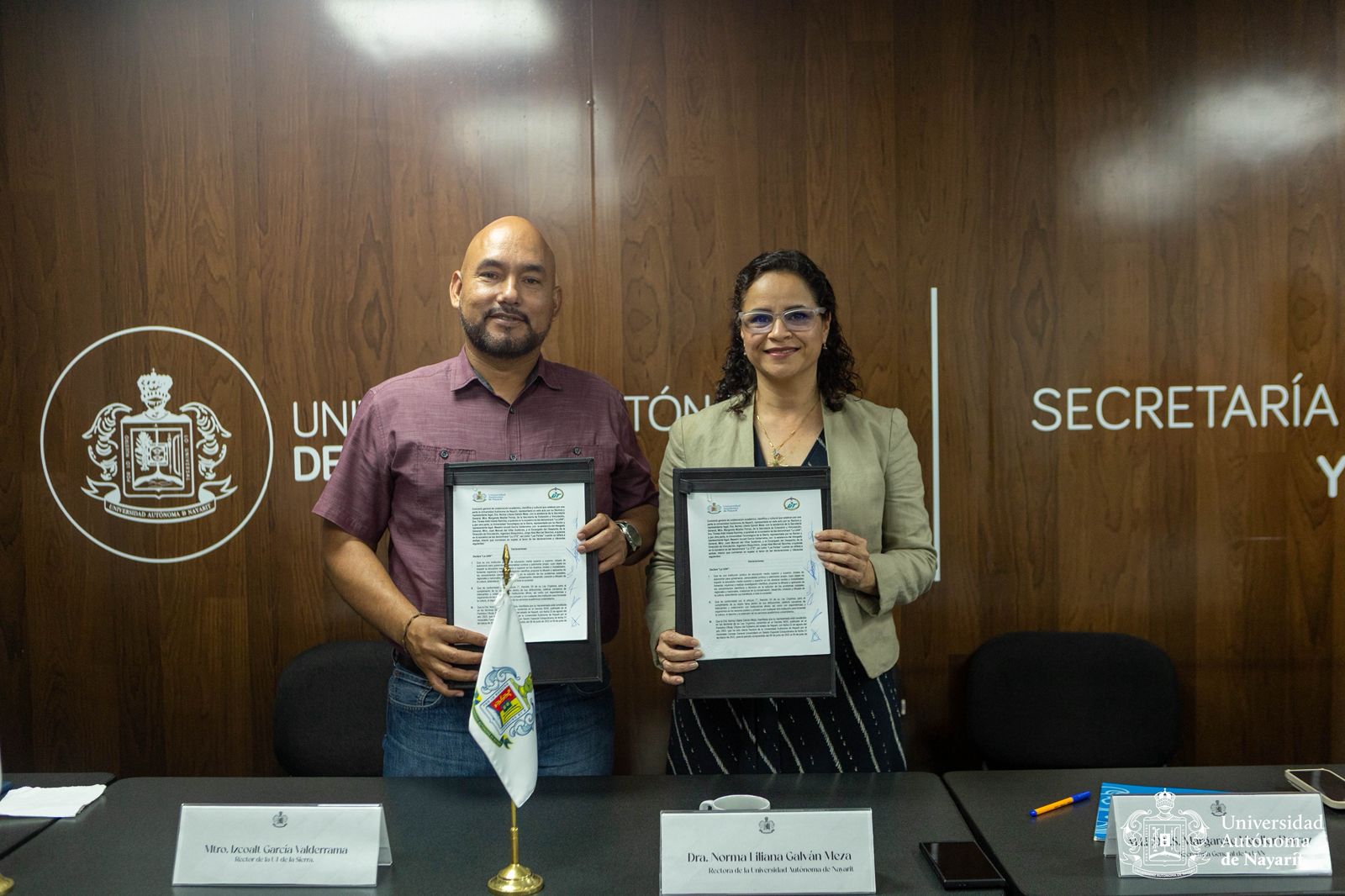 Firman alianza histórica universitaria para rescate lingüístico y cultural en Nayarit